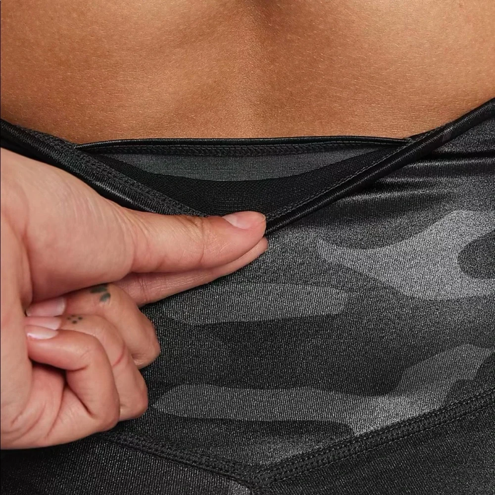NWT Nike Leggings Shiny Camouflage Medium Camo New High Waisted Dri-Fit New M